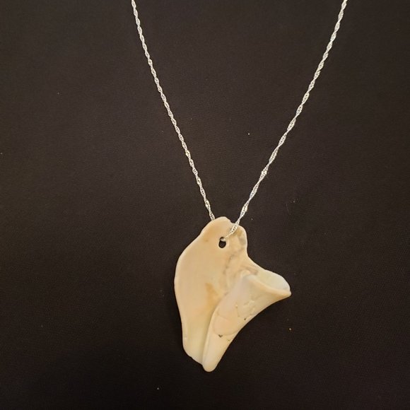Ocean Treasures Collection artisan shell necklace w/20" 925plated Sterling chain - Picture 4 of 4